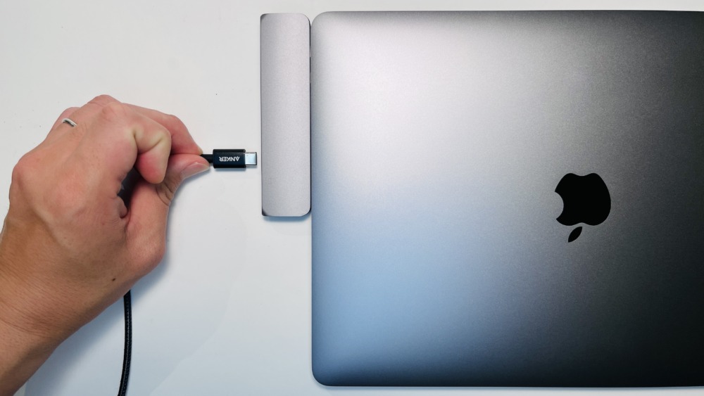 MacBook Airのアクセサリー