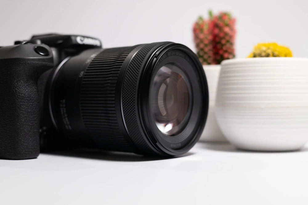 もっと評価されるべきレンズ】RF 24-105mm F4-7.1 IS STM | モノスクラム