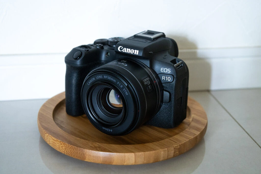 RF50mm F1.8 STM】Canonのミラーレス初心者マストレンズ | モノスクラム