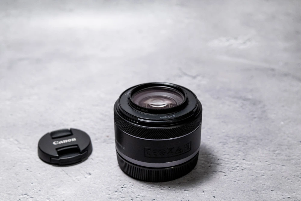RF50mm F1.8 STM】Canonのミラーレス初心者マストレンズ | モノスクラム