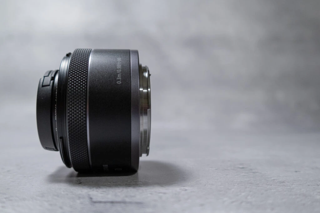 RF50mm F1.8 STM】Canonのミラーレス初心者マストレンズ | モノスクラム