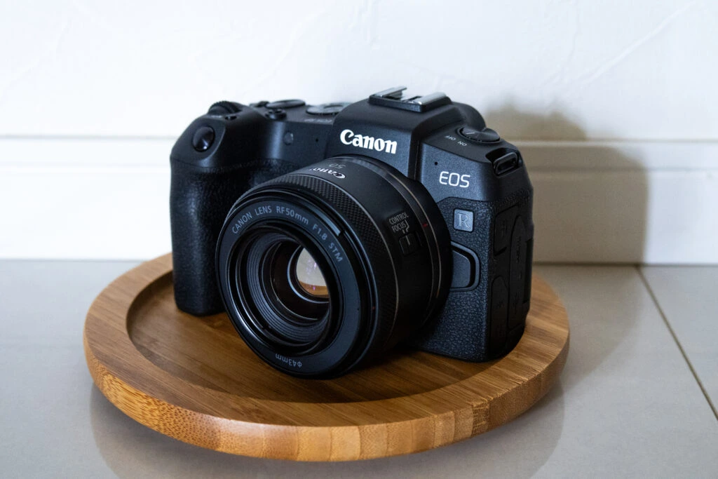 RF50mm F1.8 STM】Canonのミラーレス初心者マストレンズ | モノスクラム